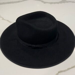 Olive & Pique Wide Brimmed Wool Hat